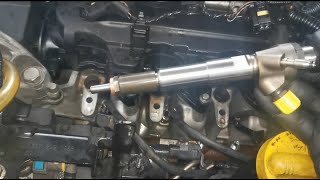 comment changer injecteur  repraogrammation code renault megane 3 15L DCI [upl. by Zilvia803]