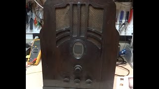 Repair Of A 1936 Philco 610 Tube Radio [upl. by Dann]