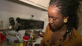 Cuisine Africaine Yassa au poulet par Khady Beye  Toukimontrealcom [upl. by Norine]