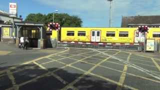 Birkdale Level Crossing [upl. by Forsyth427]