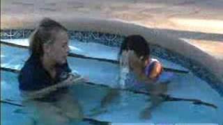 How to Teach Kids to Swim  Teaching Children to Go Underwater [upl. by Lathrope]