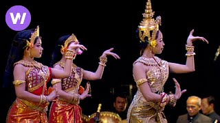 Danse traditionnelle cambodgienne  En tournée avec les artistes du Ballet Royal du Cambodge [upl. by Haronid166]